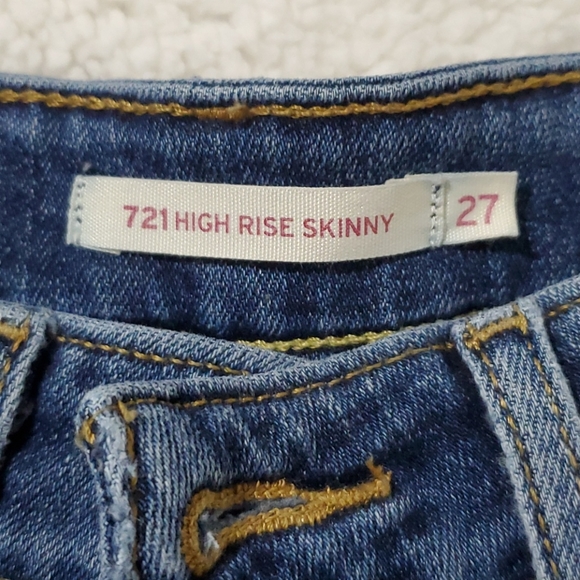 Levis - Picture 2 of 4